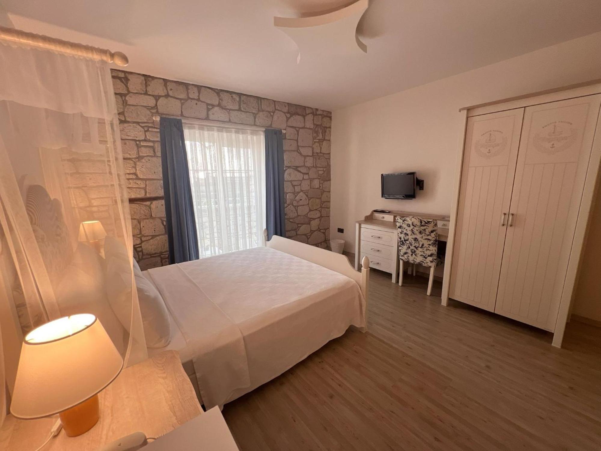 Mavi Hotel
